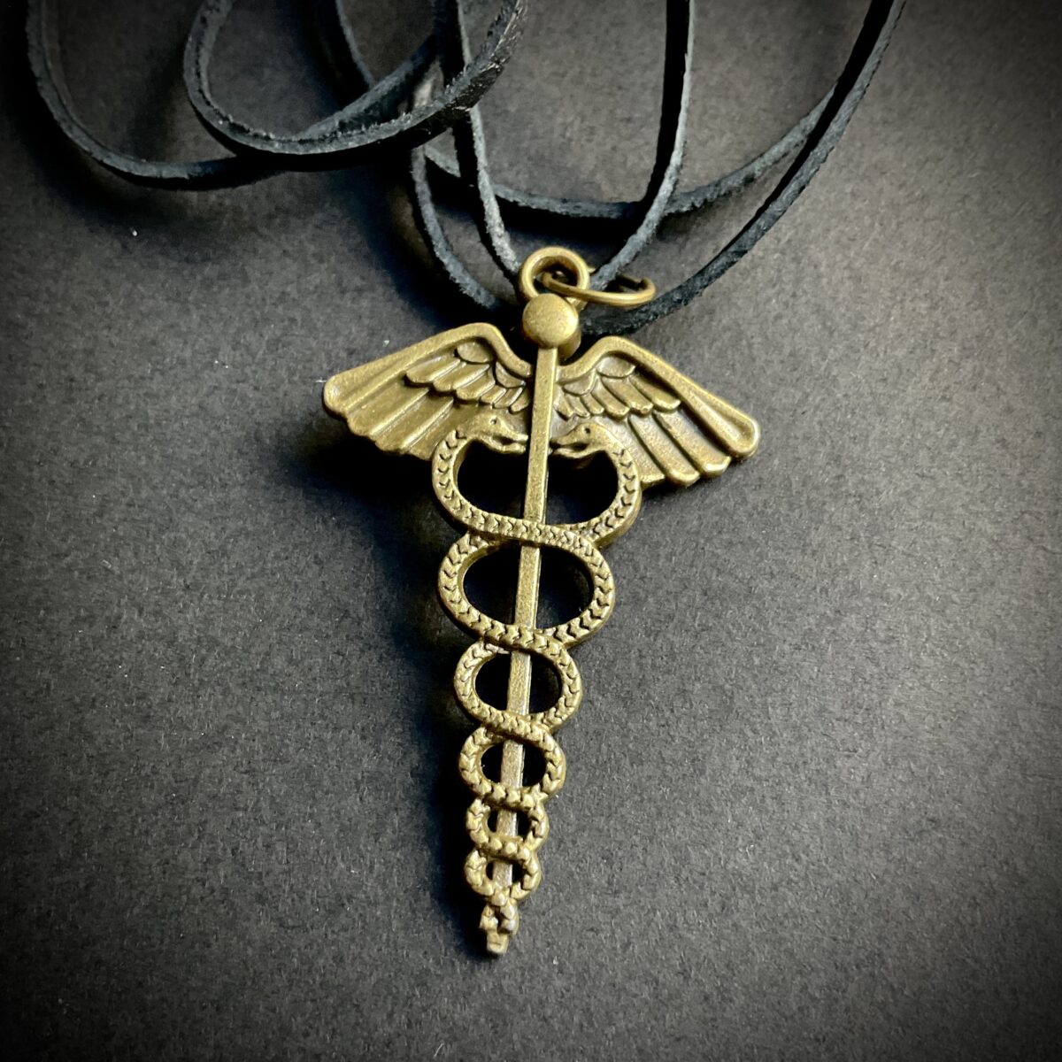 Pandantiv caduceu